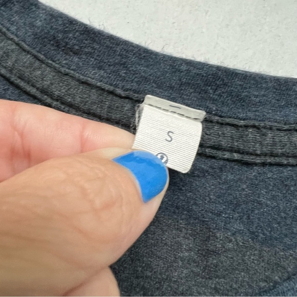 2/25 Mens Lululemon Bundle Lot Shirt Workout Gym T shirt Muscle Black Athletic - Picture 4 of 7